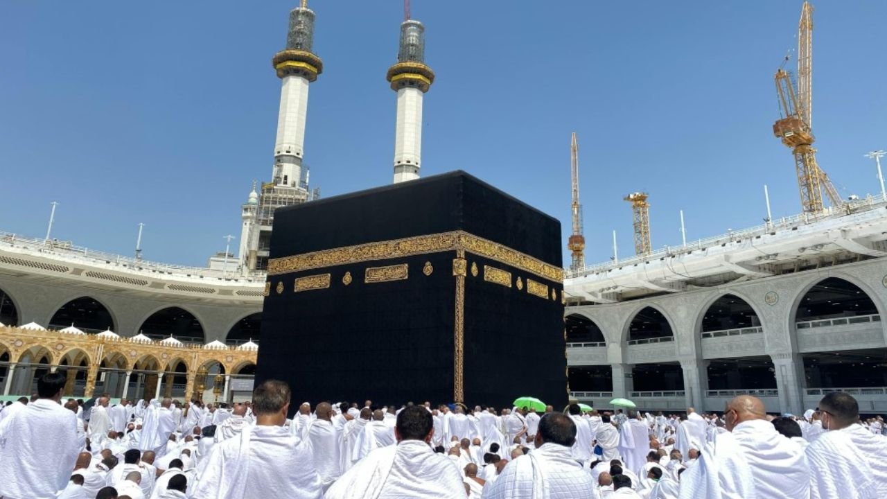 Pemerintah Resmi Legalkan Umrah Mandiri, Era Baru Ibadah ke Tanah Suci