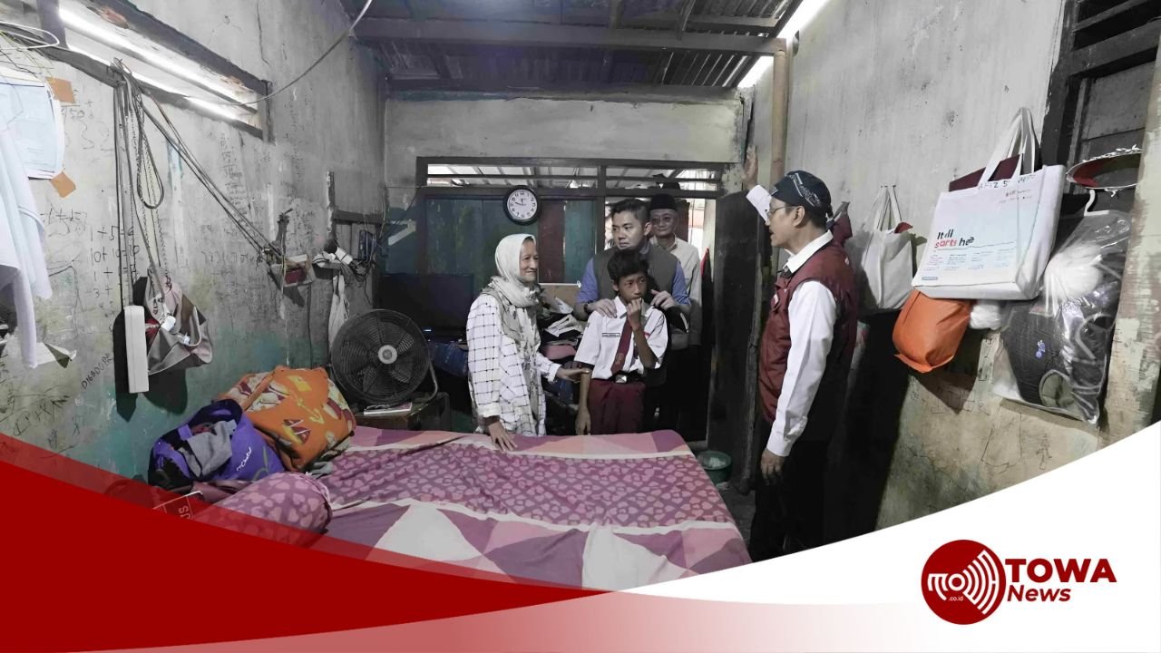 Tinjau Rumah Galih Calon Siswa Sekolah Rakyat , Seskab dan Mensos Tekankan Komitmen Sekolah Rakyat untuk Anak Kurang Mampu