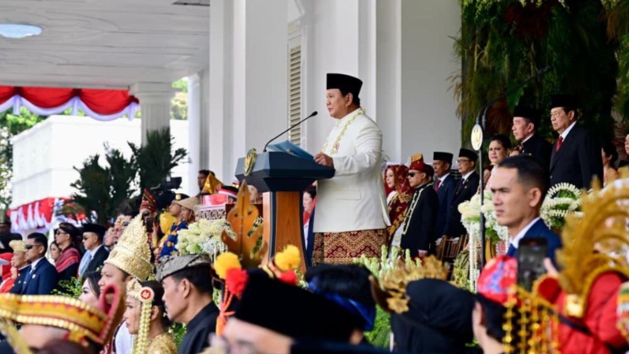 Prabowo Pecahkan Tradisi 20 Tahun, Jadi Presiden Pertama Baca Proklamasi di HUT RI