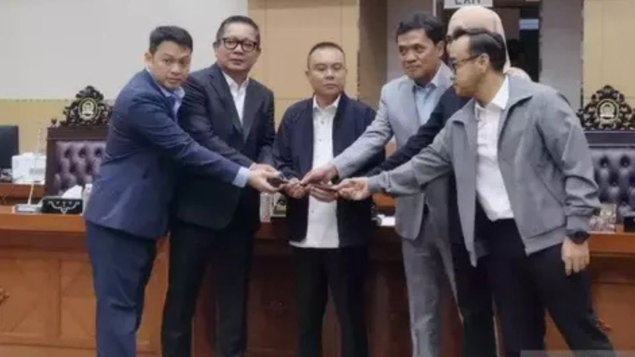 Rusdi Masse Mappasessu Resmi Gantikan Ahmad Sahroni sebagai Wakil Ketua Komisi III DPR
