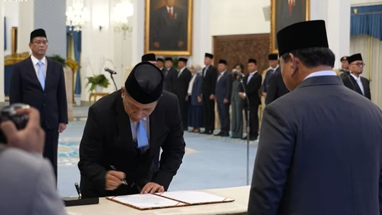 Ferry Juliantono Resmi Dilantik Sebagai Menteri Koperasi Menggantikan Budi Arie