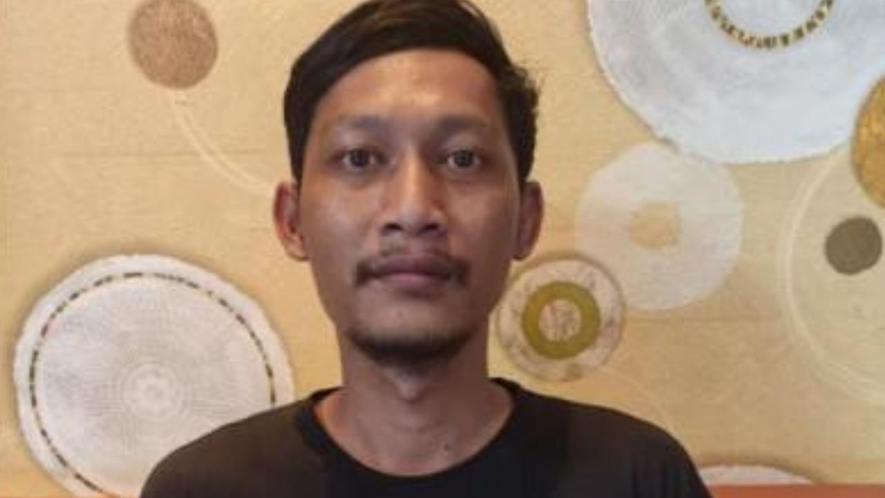 Bima yang Dinyatakan Hilang pada Saat Demo Ditemukan Berjualan Mainan di Klenteng Malang
