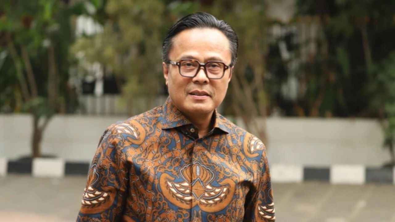 Presiden Prabowo Tunjuk Dony Oskaria sebagai Plt Menteri BUMN