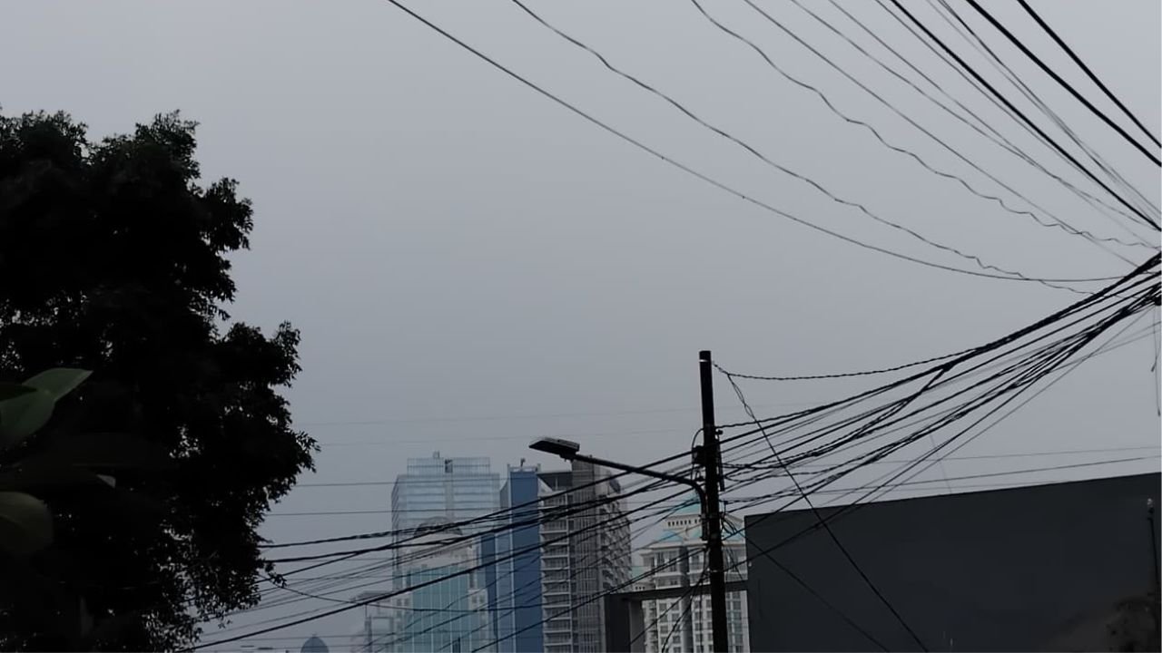 Air Hujan Jakarta Tercemar Mikroplastik, BRIN Peringatkan Bahaya Polusi Atmosfer