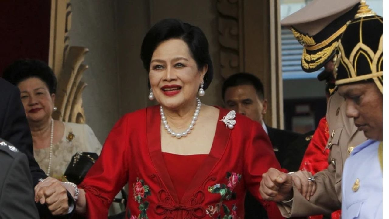 Ratu Sirikit, Ibu Raja Thailand Maha Vajiralongkorn, Wafat di Usia 93 Tahun
