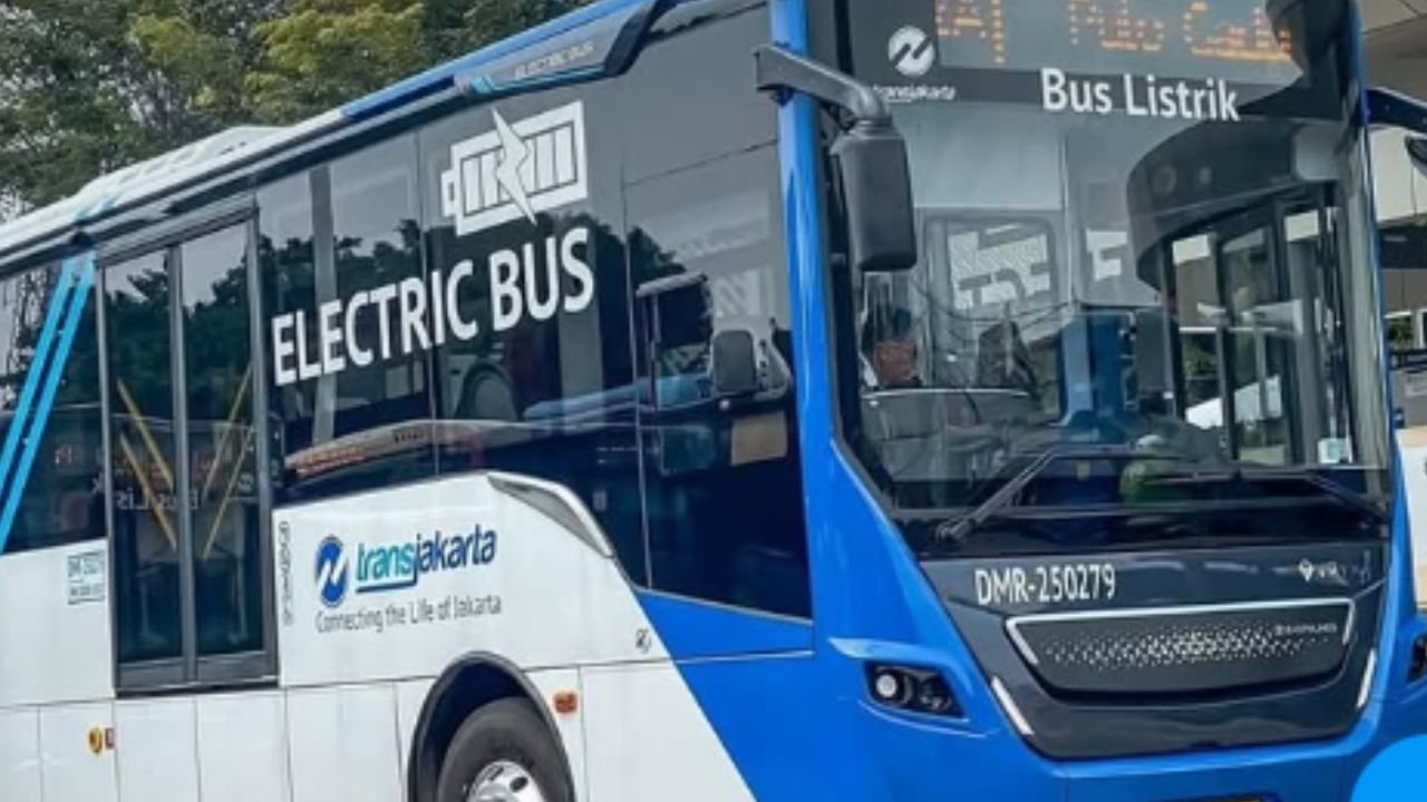 Pramono Pertimbangkan Kenaikan Tarif Transjakarta Rp5.000-Rp7.000