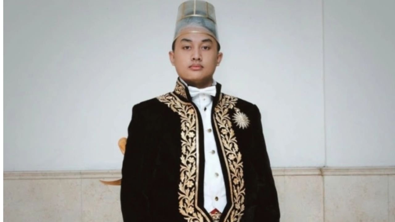 Putra Mahkota Keraton Solo Naik Tahta Jadi Paku Buwono XIV di Usia 23 Tahun