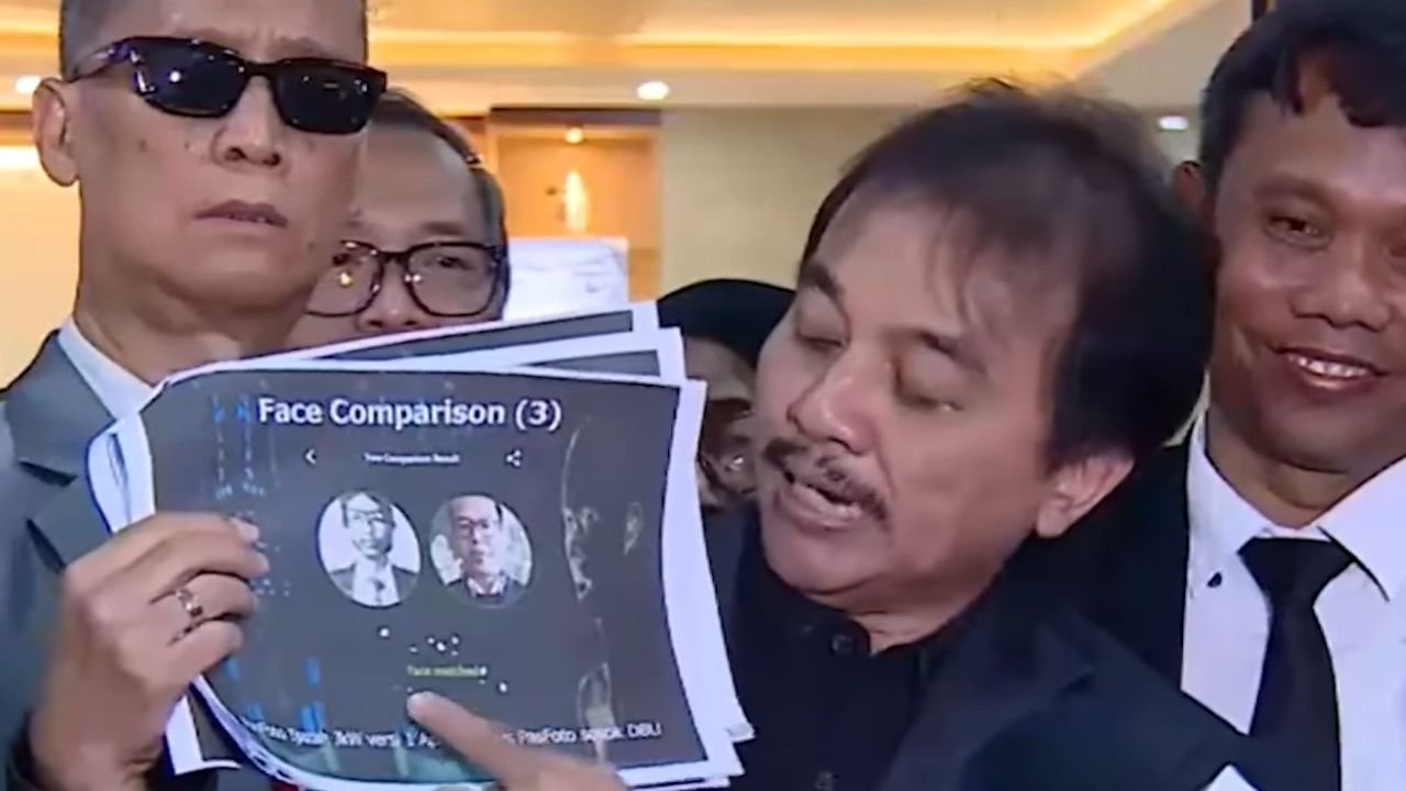 Roy Suryo dan 7 Orang Lainnya Ditetapkan Jadi Tersangka Kasus Dugaan Pencemaran Nama Baik Jokowi