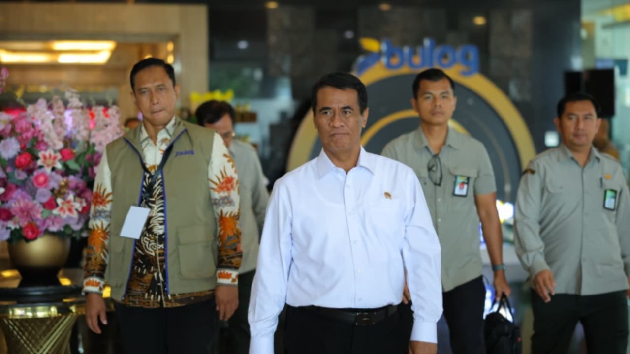 Presiden Apresiasi Stok Beras Bulog Capai Rekor Tertinggi, Kementan Siapkan 100 Gudang Baru