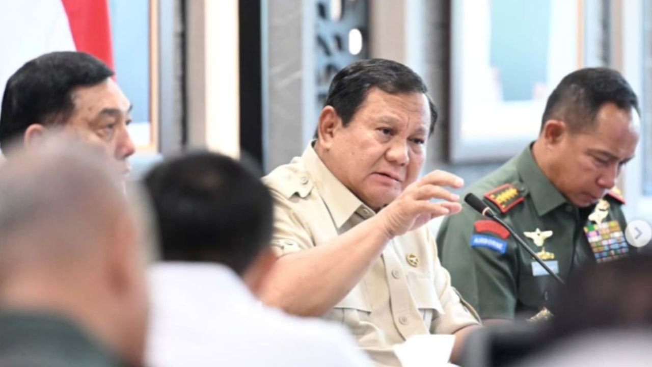 Presiden Prabowo Pimpin Evaluasi Koperasi Desa Merah Putih di Mabes TNI