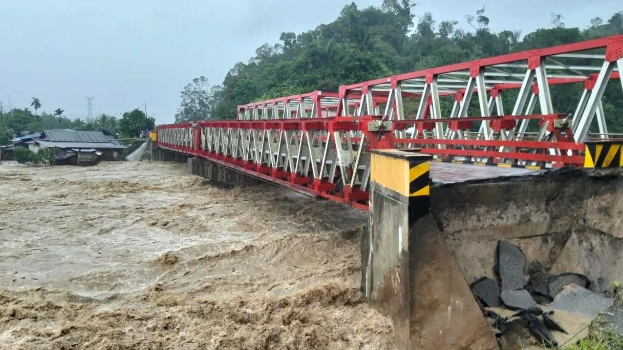 Banjir dan Longsor Terjang Empat Kabupaten di Sumut, Delapan Orang Tewas