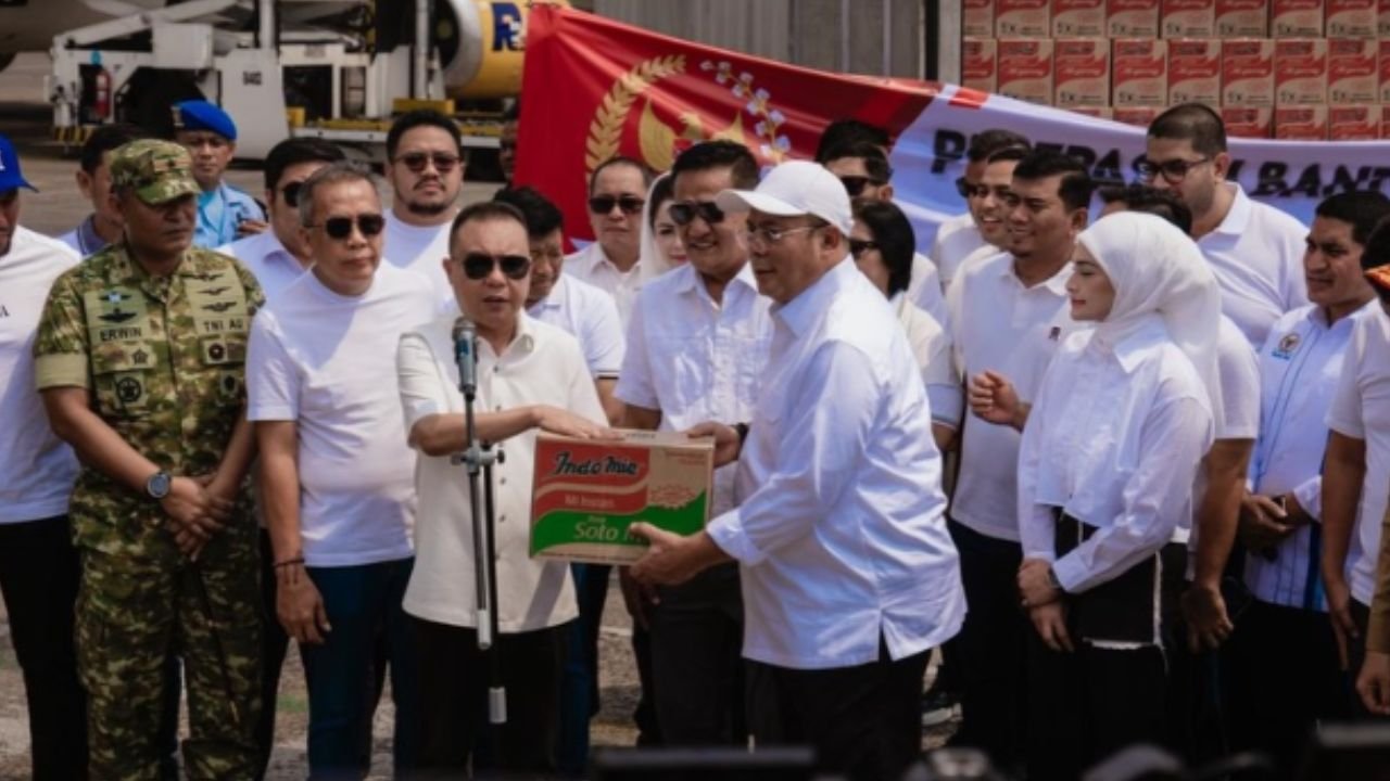 DPR RI Kirim Bantuan Logistik Lewat Udara ke Wilayah Bencana di Sumatera