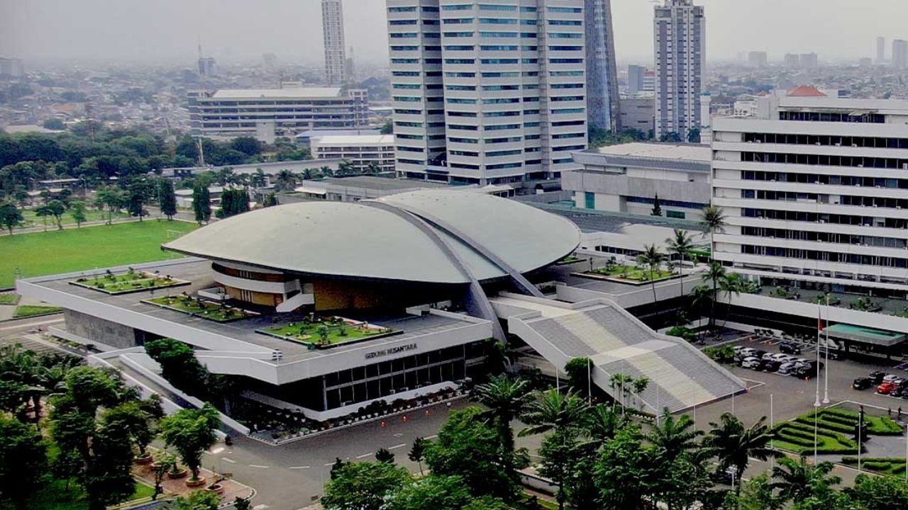 DPR Gelar Rapat Tertutup dengan BIN Cegah Kerusuhan Agustus 2025 Terulang