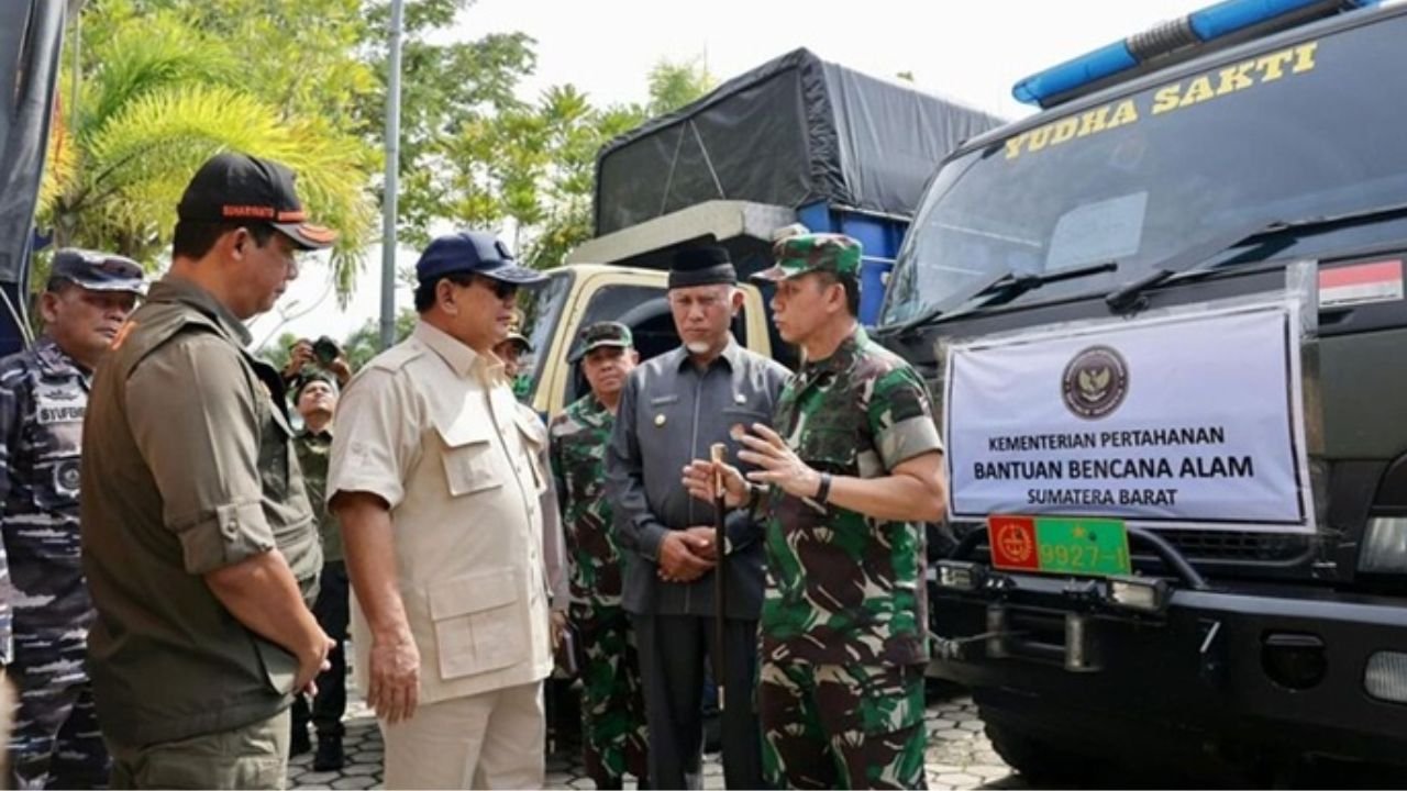 Presiden Prabowo Instruksikan Kenaikan Pangkat untuk Anggota TNI-Polri yang Tangani Bencana Sumatra