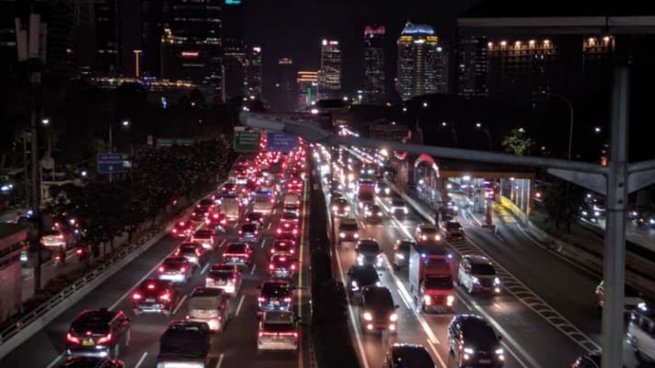 477 Ribu Kendaraan Tinggalkan Jakarta Jelang Nataru, Polda Metro Kerahkan 5 Ribu Personel