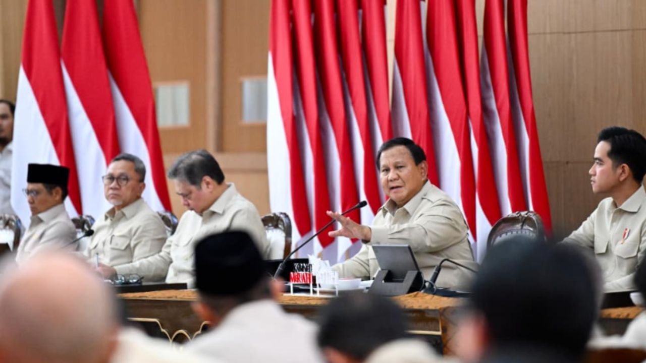 Prabowo Puji Kinerja Kabinet Merah Putih, Tekankan Pentingnya Kepemimpinan yang Berani Ambil Keputusan