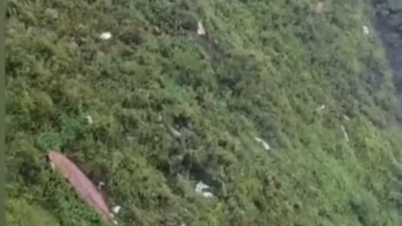 Black Box Pesawat ATR 42-500 Berhasil Ditemukan di Ekor Pesawat