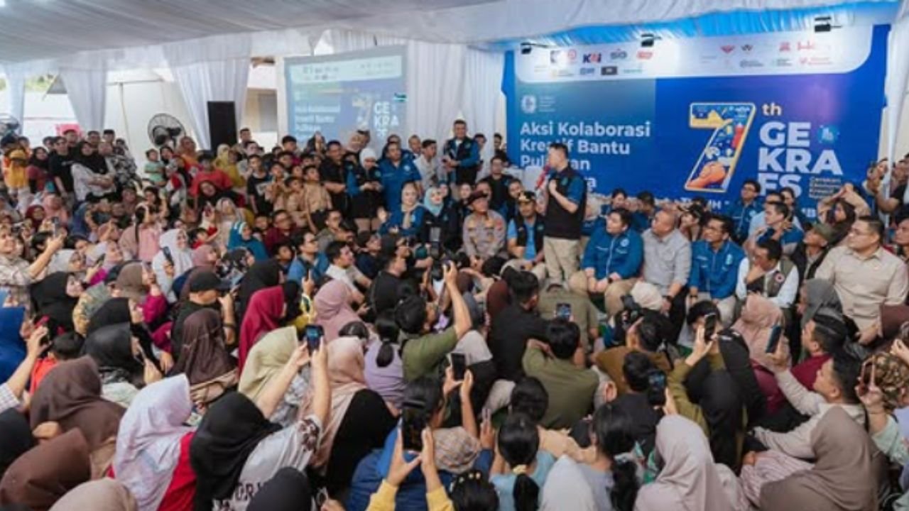 Rayakan HUT Gekrafs di Huntara, Raffi Ahmad Semangati Korban Banjir di Huntara Pauh Padang