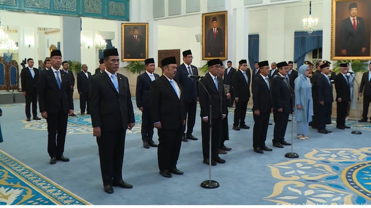 Presiden Prabowo Resmi Lantik 16 Anggota Dewan Energi Nasional