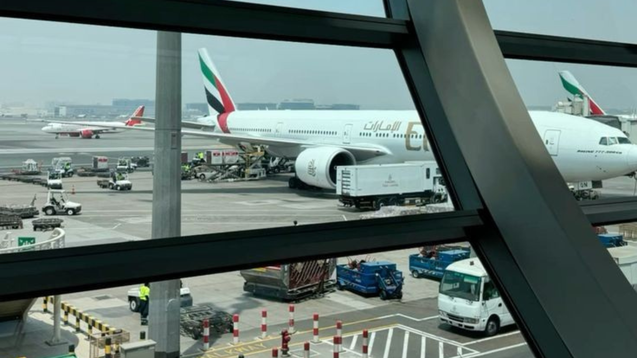 Bandara Dubai Tutup Total Akibat Serangan Rudal Iran, Lebih dari 700 Penerbangan dibatalkan