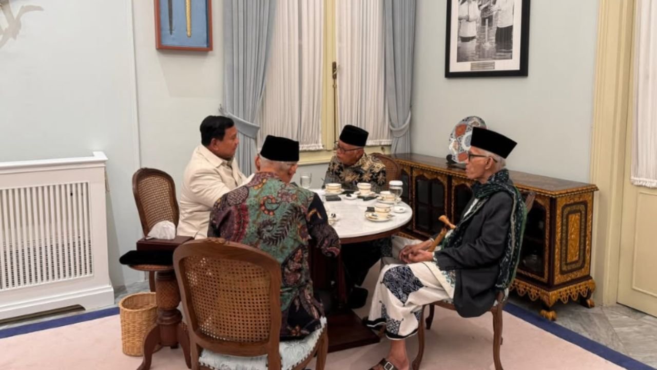 Presiden Prabowo Gelar Buka Puasa Bersama Pimpinan PBNU, Muhammadiyah, dan MUI di Istana Merdeka  .