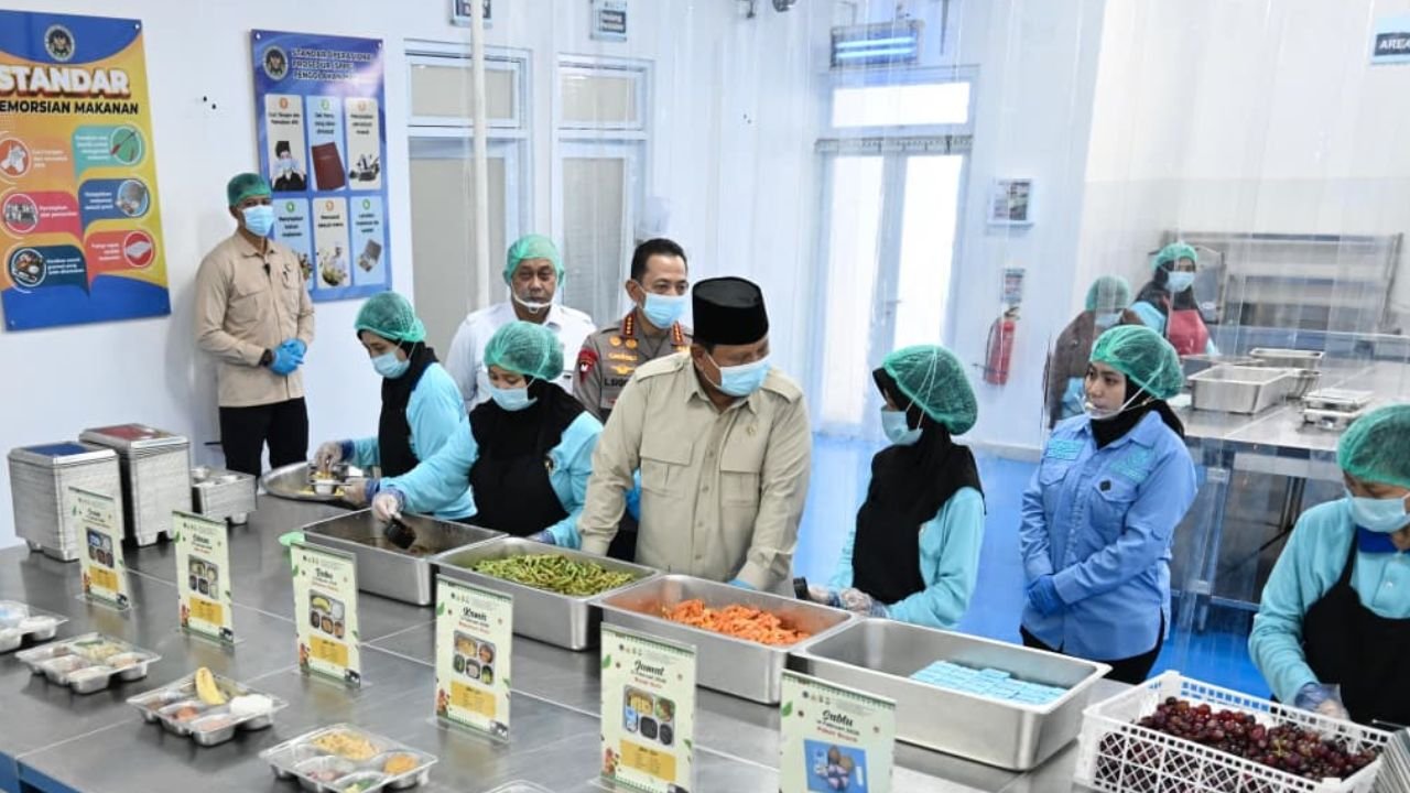 Prabowo: MBG Jadi Stimulus Ekonomi Akar Rumput, Targetkan 80 Juta Penerima pada 2026