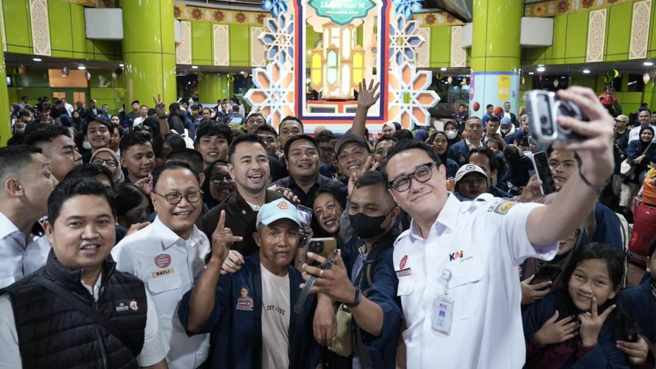 Kawendra Lepas Ratusan Pemudik Gratis ke Jember dan Lumajang, Raffi Ahmad dan Ifan Seventeen Turut Hadir