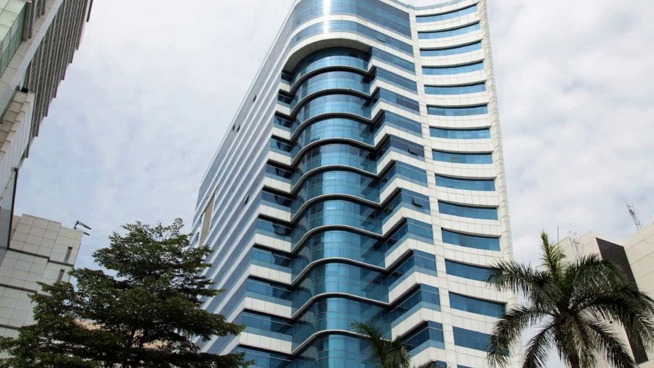 Kemdiktisaintek Bakal Tutup Prodi Tak Relevan, Fokus pada 8 Industri Strategis