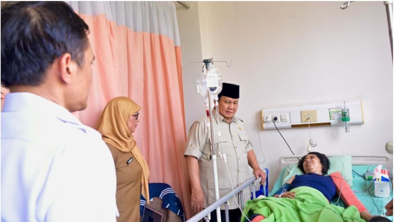 Prabowo Jenguk Korban KA Bekasi, Perintahkan Investigasi dan Setujui Pembangunan Flyover