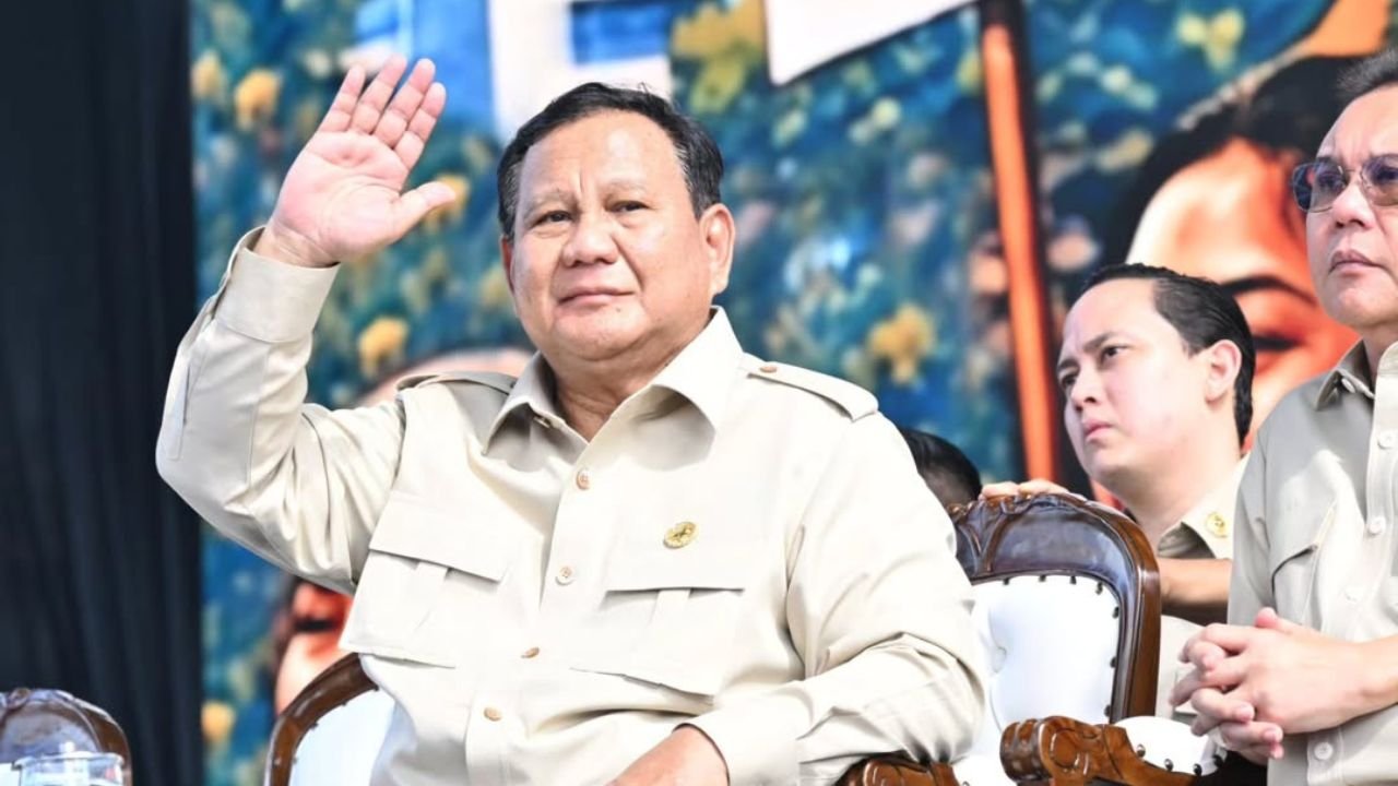 Prabowo Teken Keppres Satgas Mitigasi PHK di Hari Buruh: "Negara Akan Membela Rakyat Indonesia"