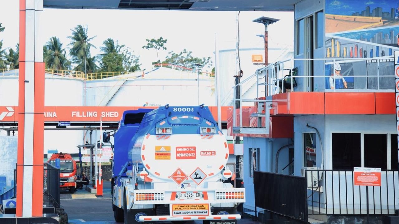 1.900 Awak Mobil Tangki Patra Logistik Tak Libur di Hari Buruh, Operasikan 1.500 Armada demi Distribusi Energi Nasional