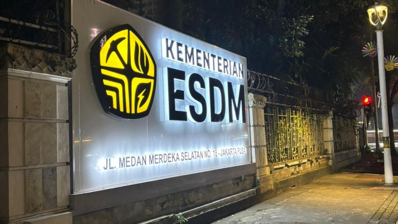Menteri ESDM Tunda Finalisasi Tarif PNBP Mineral, Tunggu Masukan Pelaku Usaha