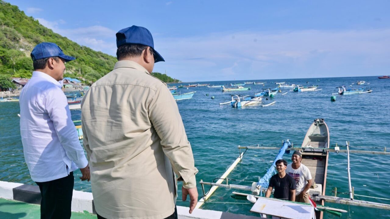 Prabowo Canangkan Ekonomi Biru, Siapkan 1.582 Kapal untuk Koperasi Nelayan