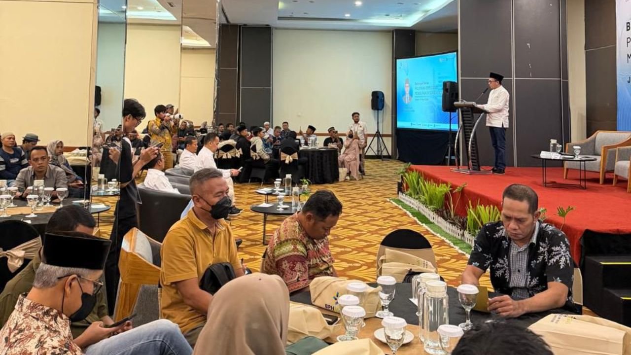 Anggota DPR RI Bambang Haryadi Gelar Sosdapil di Desa Suco, Serap Aspirasi dan Sosialisasikan Pengelolaan Sampah
