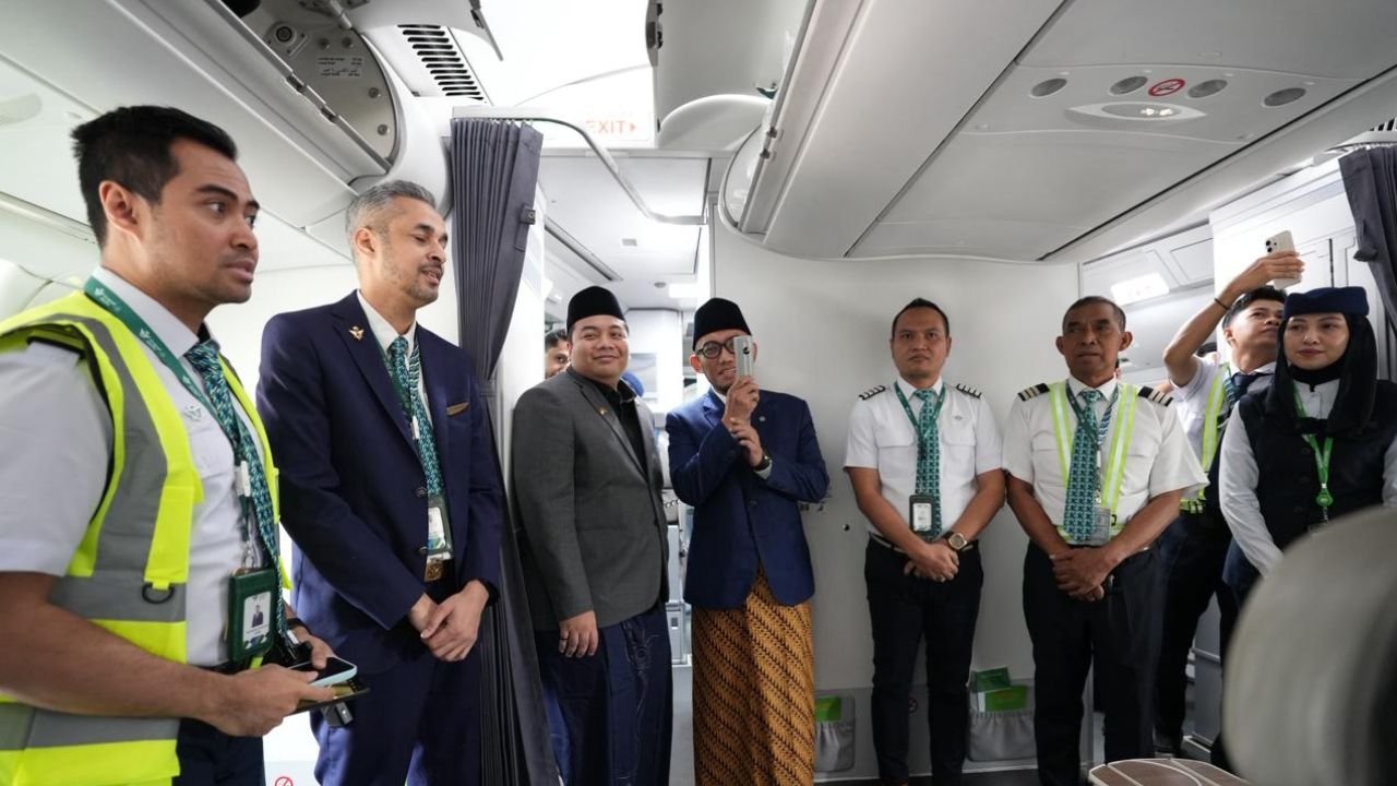 2.960 Jamaah Haji Jember Diberangkatkan, Kawendra: Jamaah Haji Jawa Timur Meningkat Berkat Perhatian Presiden Prabowo