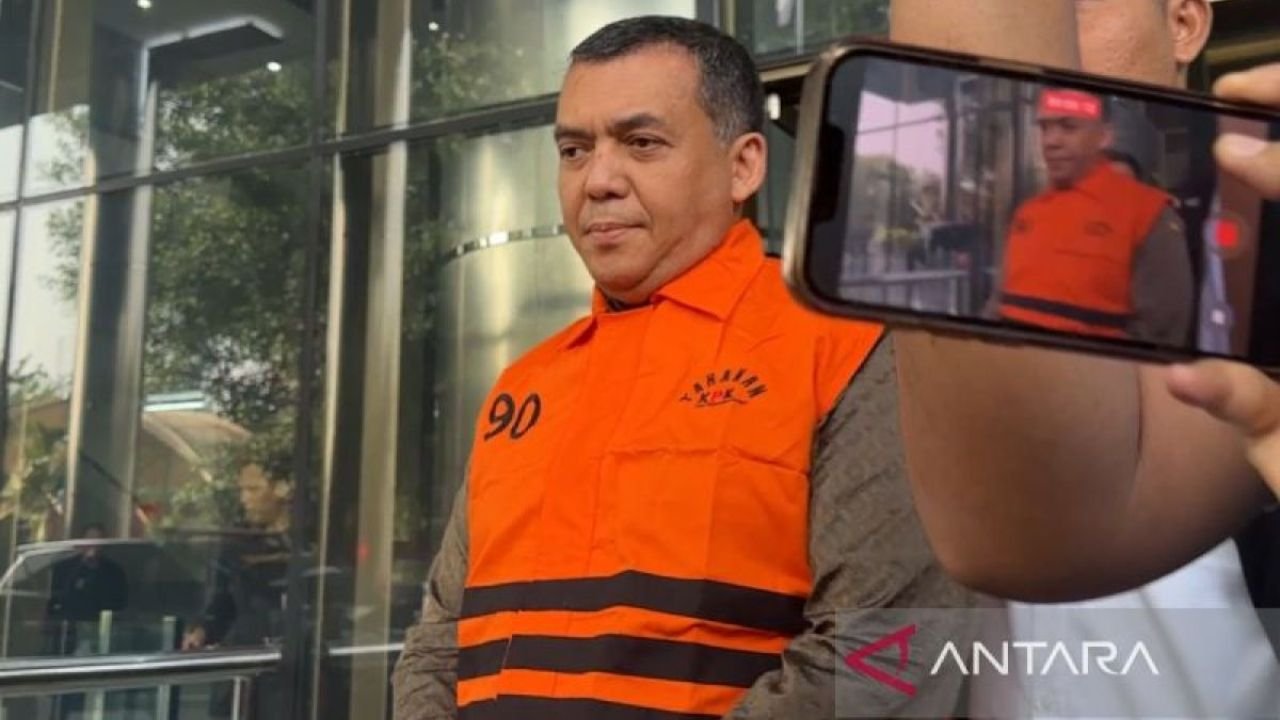 Wamen Imigrasi Silmy Karim Resmi Ditahan KPK, Kenakan Rompi Oranye