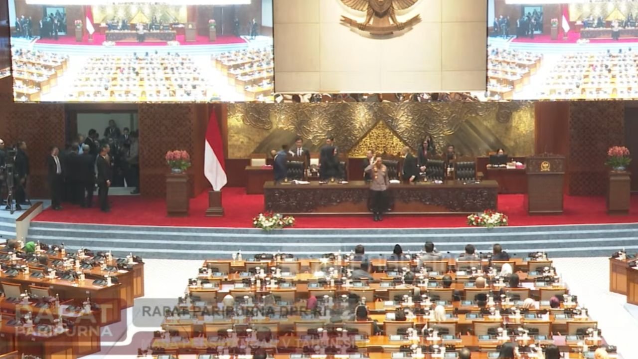 DPR Resmi Sahkan Revisi UU Polri, Gantikan Aturan Lama sejak 2002
