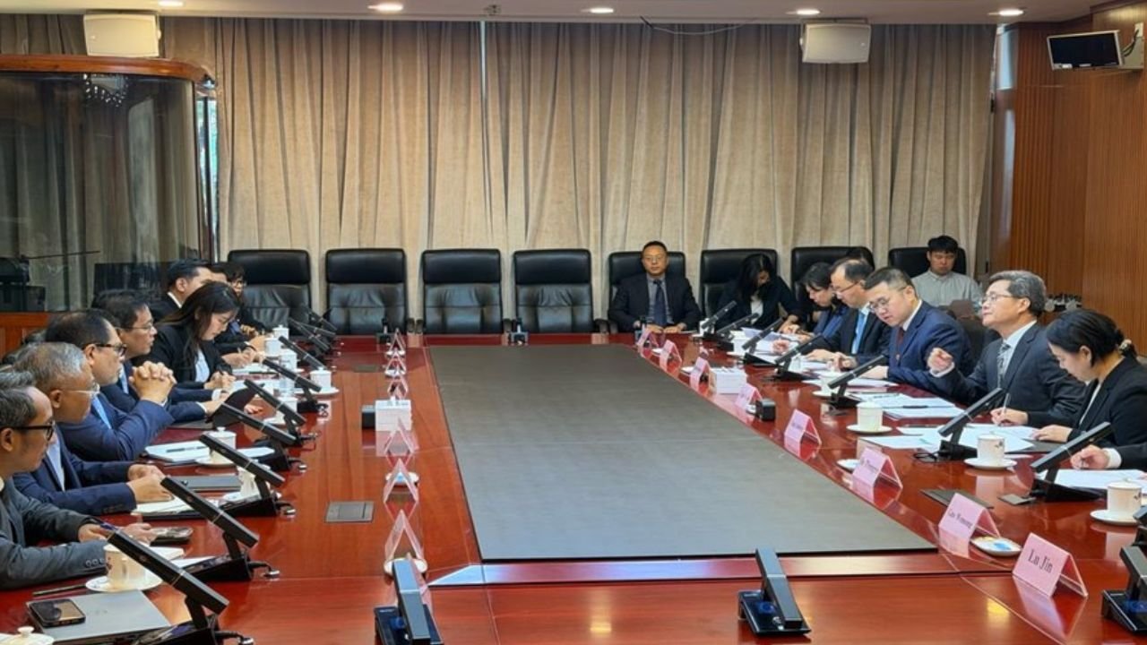 Purbaya Temui Menkeu Tiongkok, Indonesia Siapkan Penerbitan Sovereign Panda Bond