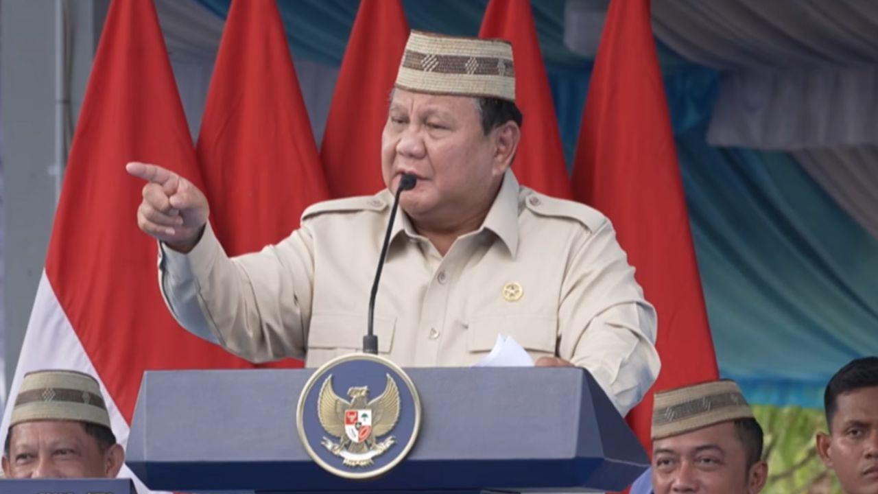 Prabowo: Hanya di Indonesia Polisi Urus Pertanian dan Tentara Turun ke Sawah