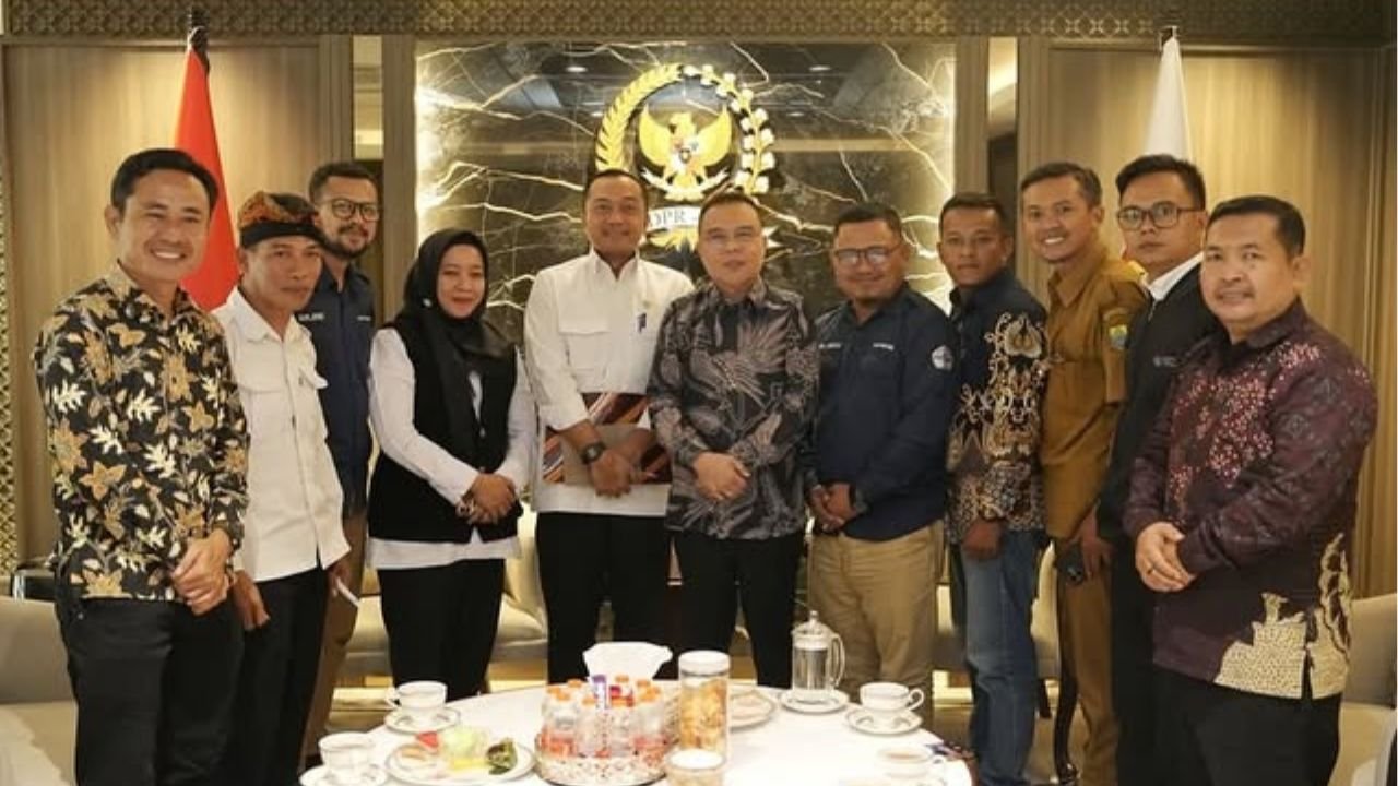 DPR RI Terima Audiensi FAGAR dan Guru Honorer, Bahas Pengangkatan ASN