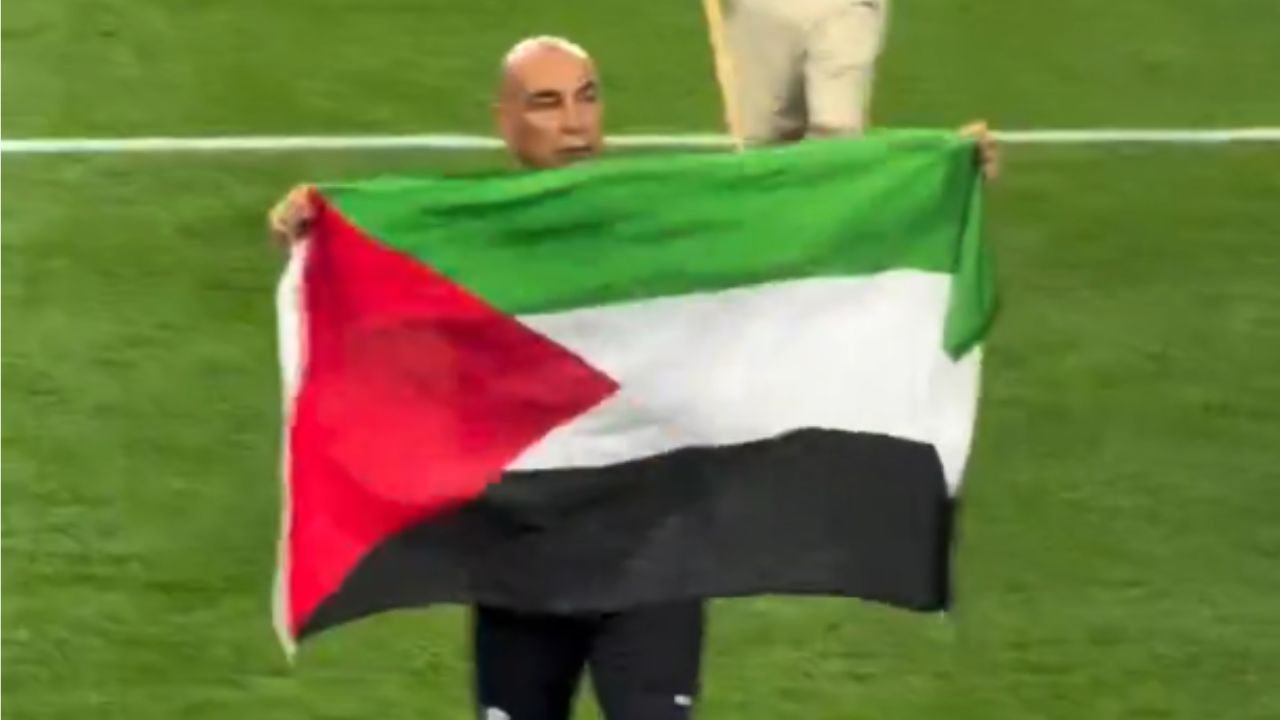 Bentangkan Bendera Palestina, Pelatih Mesir Persembahkan Kemenangan atas Australia untuk Gaza