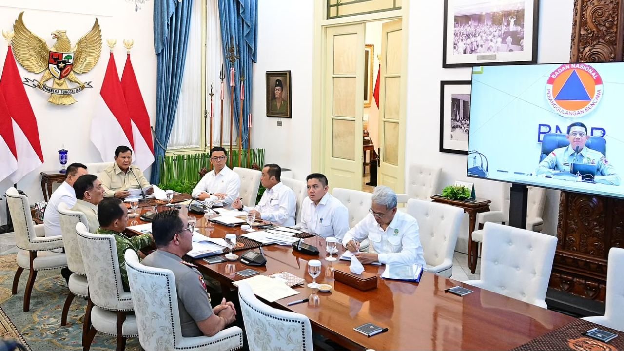 Prabowo Pimpin Rapat Karhutla, Minta Semua Sumber Daya Dikerahkan untuk Percepat Pemadaman